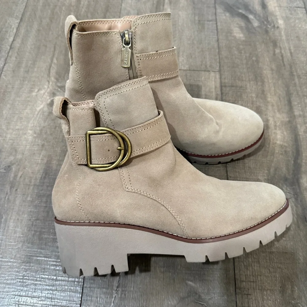 Blondo Dagger Waterproof Suede Leather‎ Lug Sole Buckle Ankle Boots 10M School